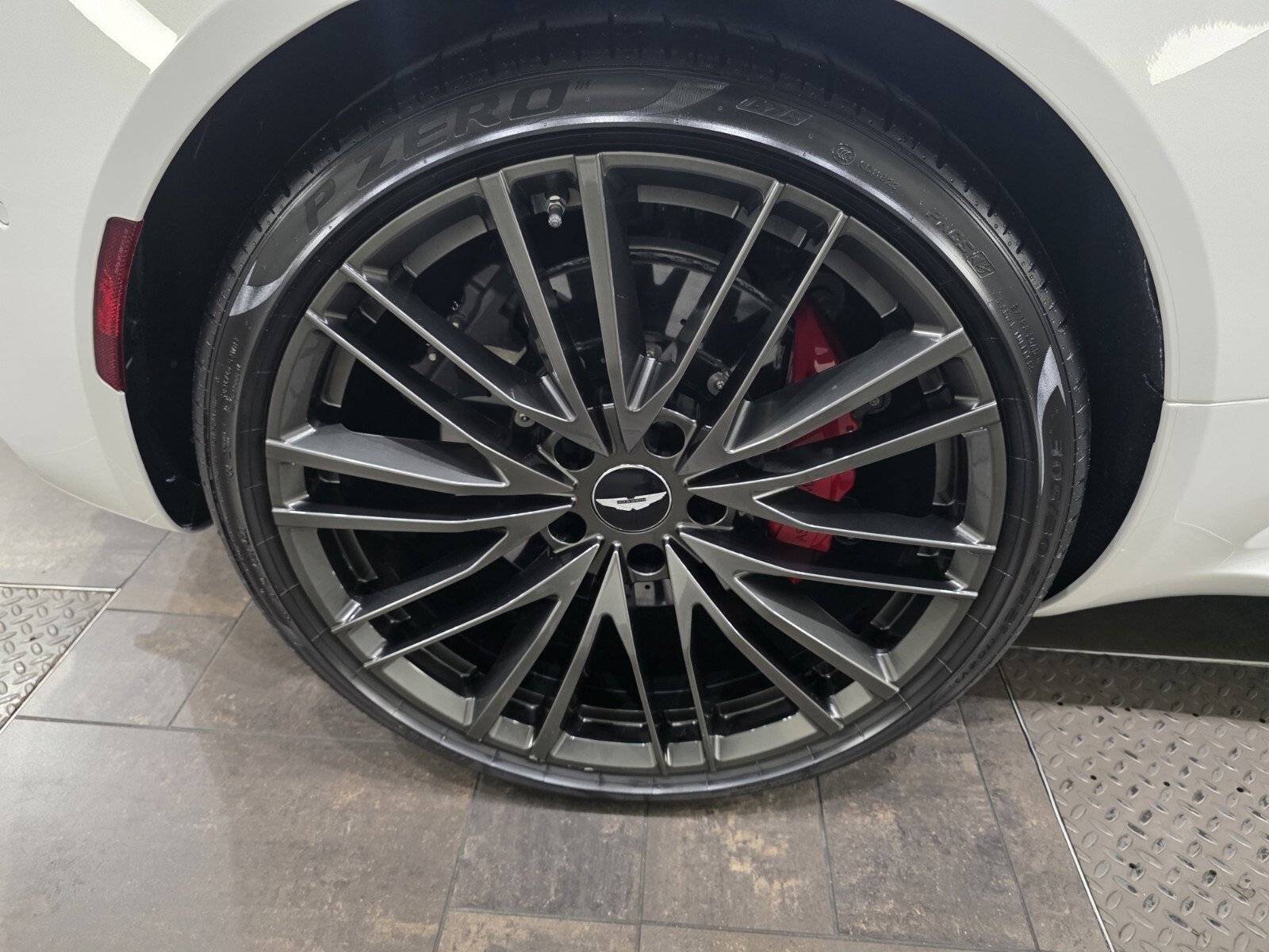 2023 Aston Martin DBS AM7 photo 4