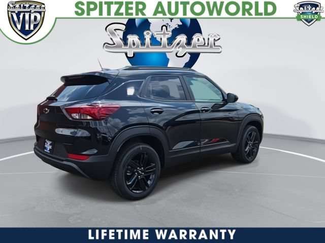 New 2026 Mosaic Black Metallic Chevrolet LT image 8