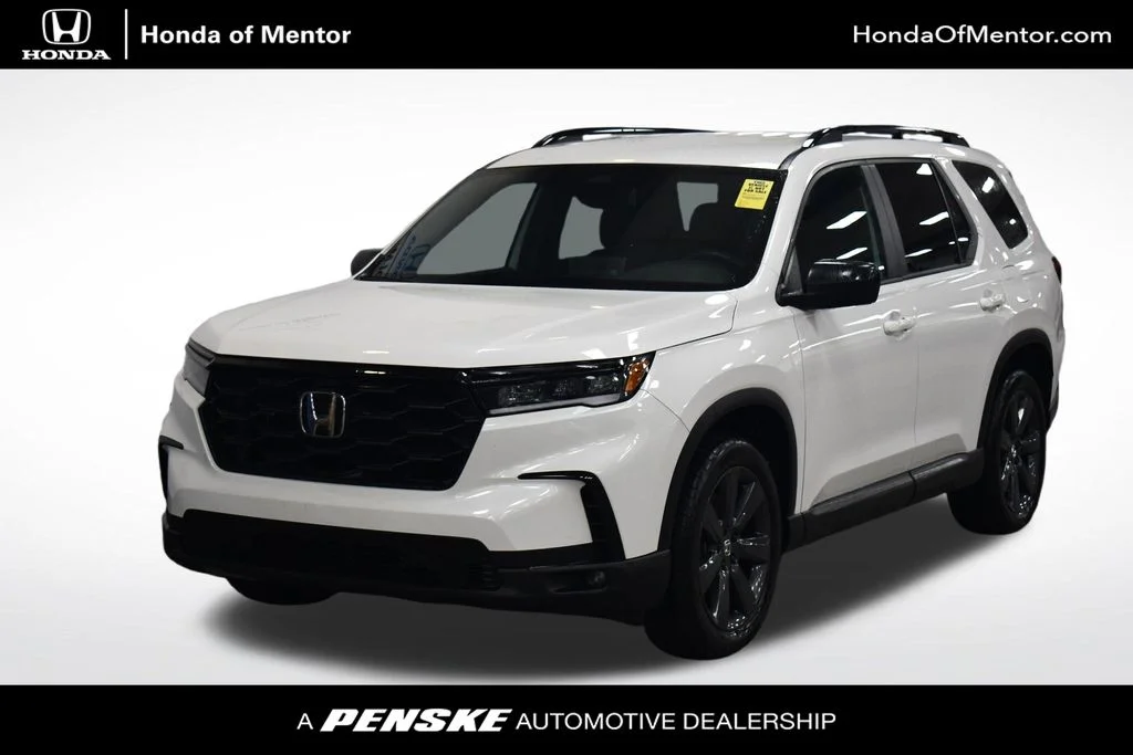 2025 Honda Pilot Sport AWD's photo