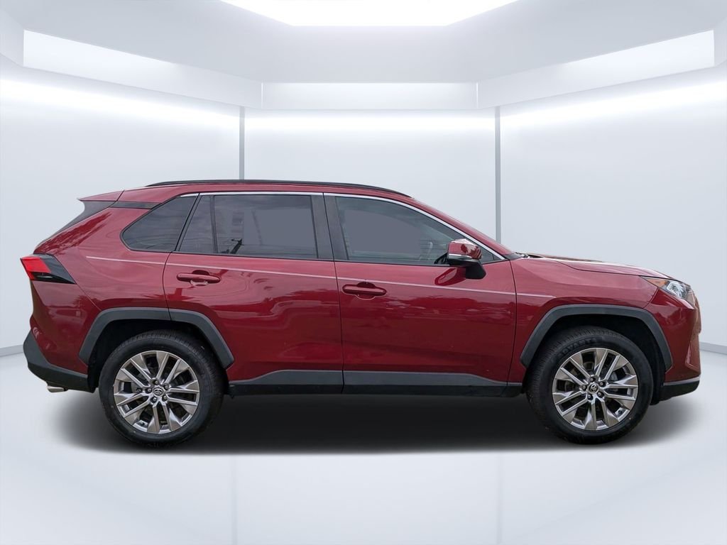 Used 2021 Red Toyota XLE Premium image 2