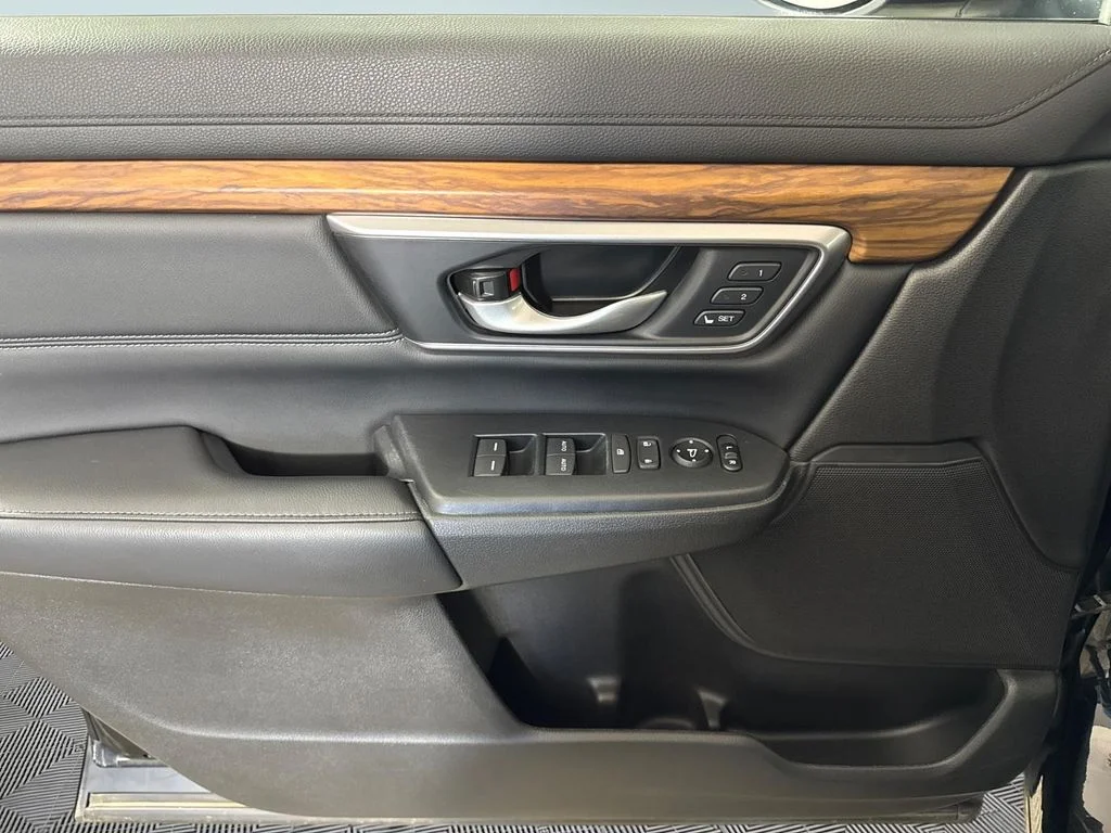 Certified Used 2021 Black Honda EX-L image 18