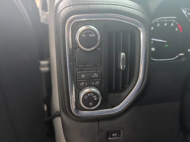 Used 2021 Silver GMC Elevation image 13