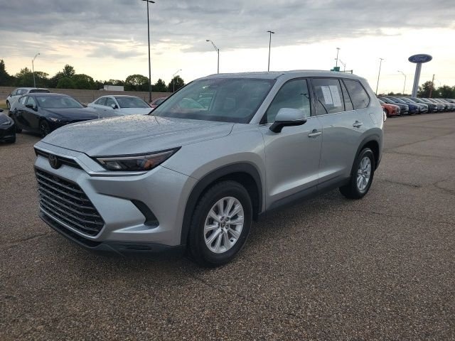 Used 2025 Celestial Silver Metallic Toyota XLE image 18