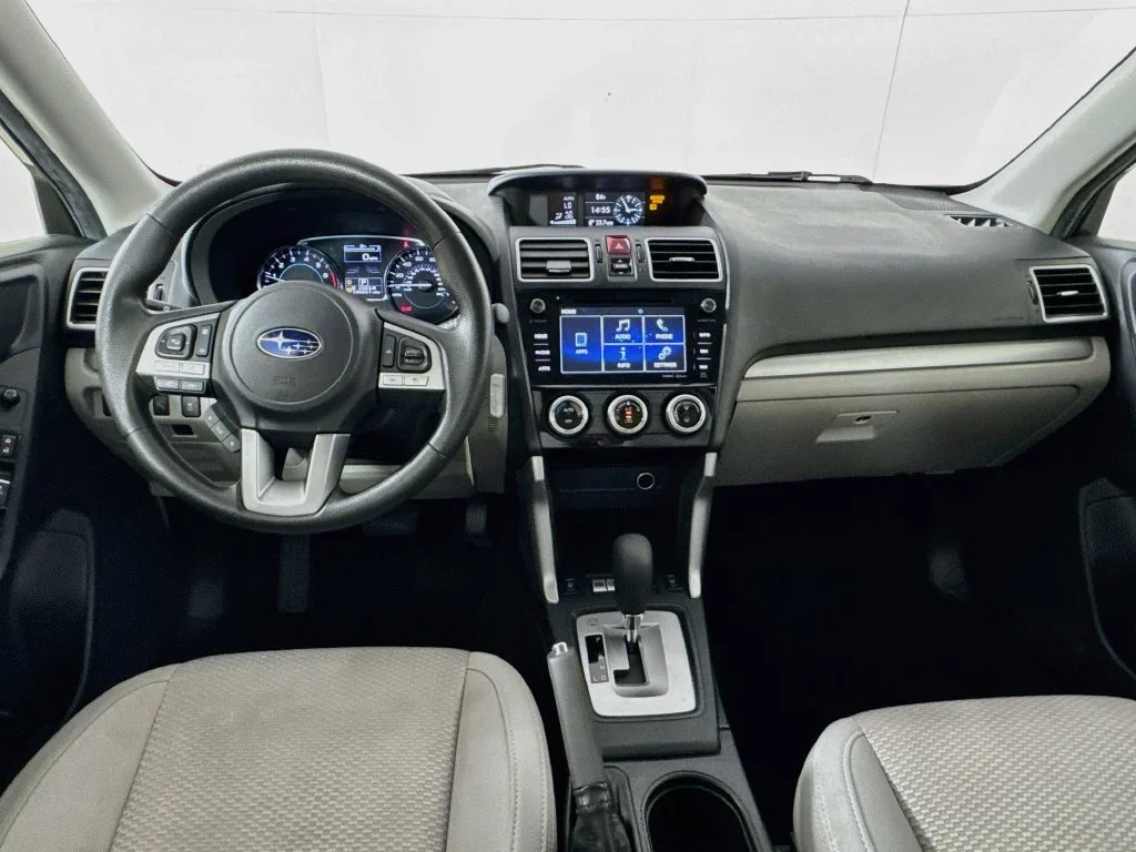 Used 2017 White Subaru 2.5i Premium image 27