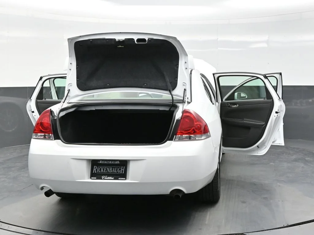 Used 2014 White Chevrolet LTZ image 40