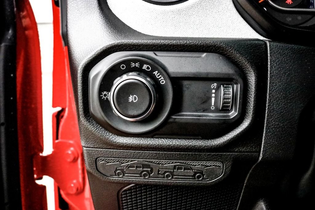 2025 Jeep Wrangler 4-Door Willys - Photo 11
