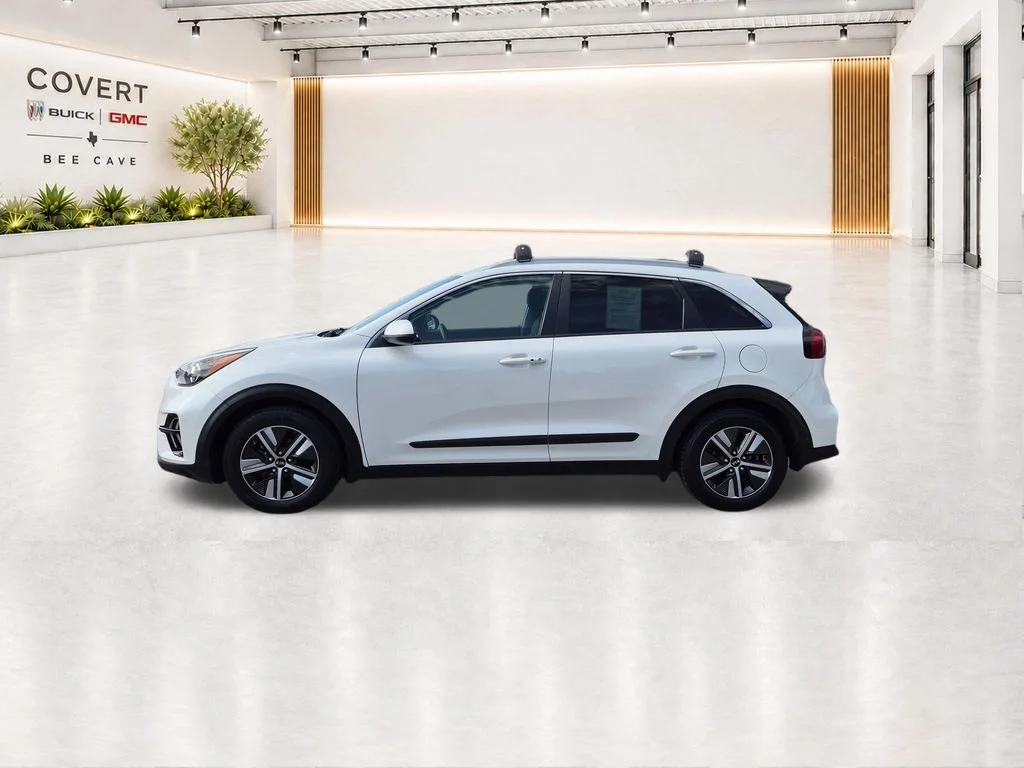 Used 2020 White Kia LXS image 6