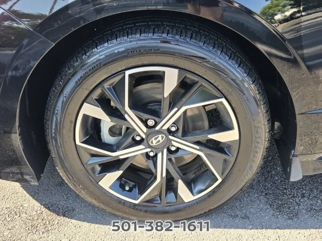 Used 2024 Black Hyundai SEL image 6