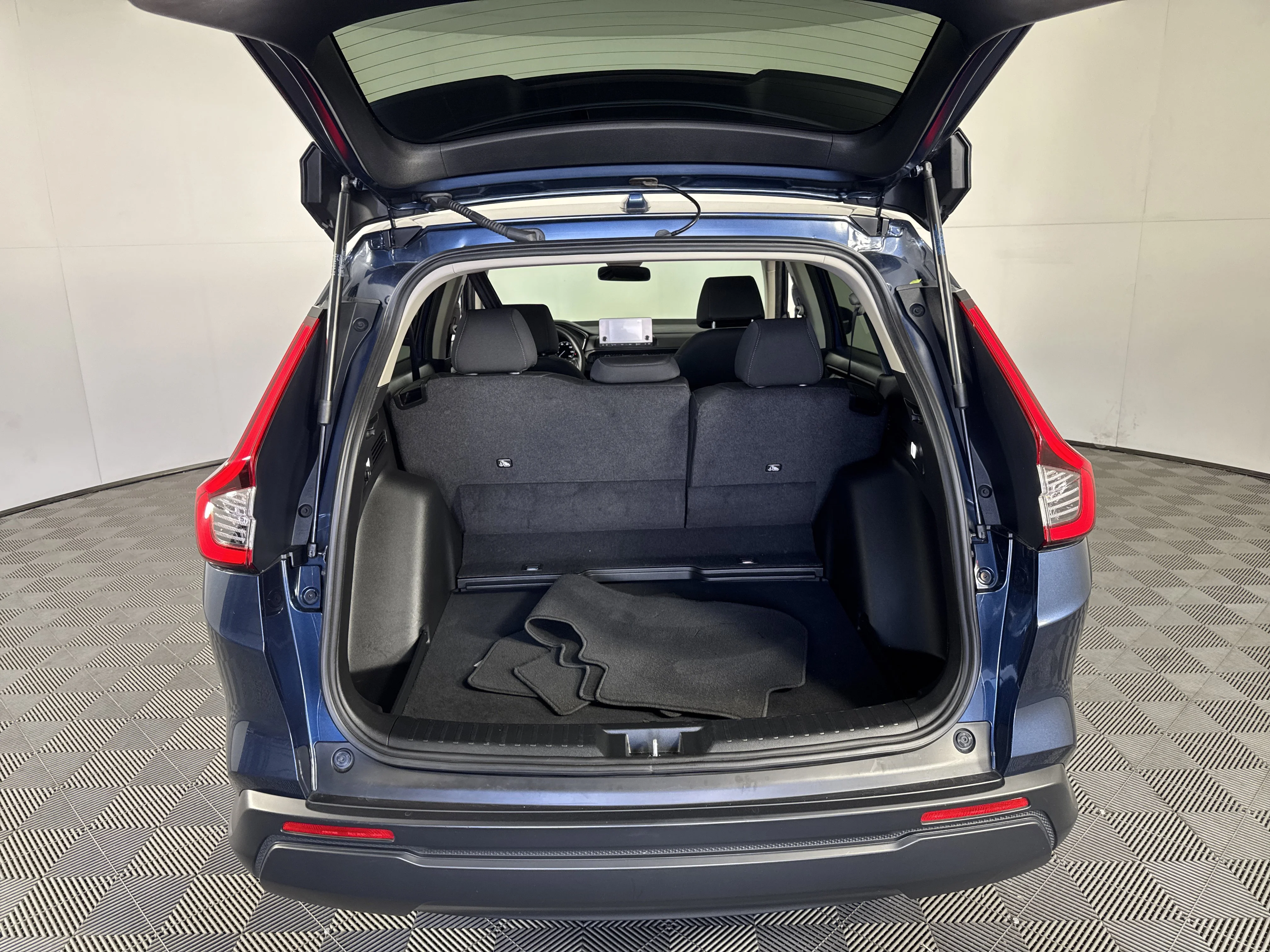 Used 2024 Canyon River Blue Metallic Honda LX image 19
