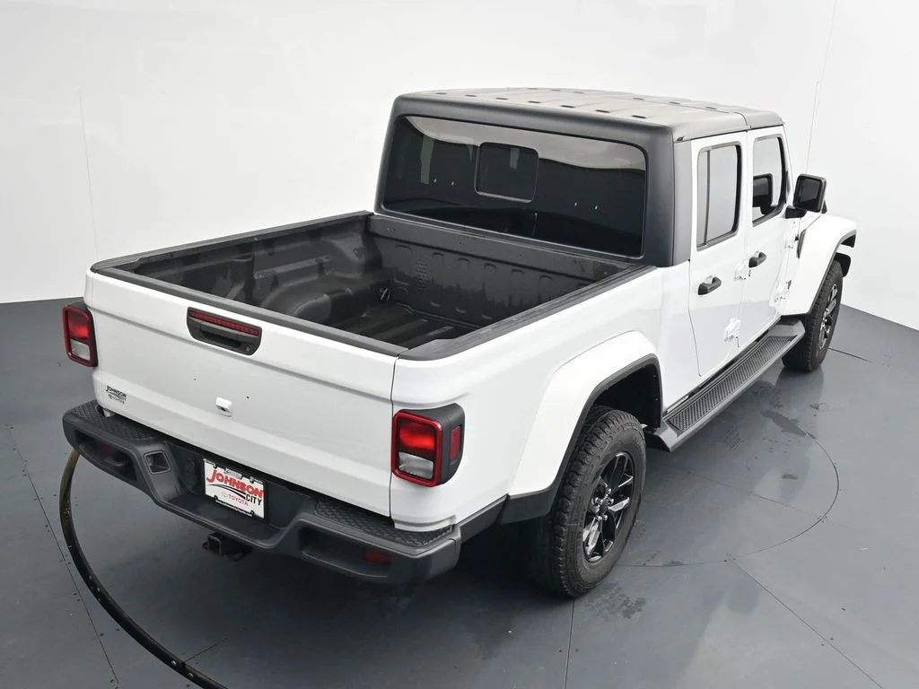 Used 2021 White Jeep Sport image 28