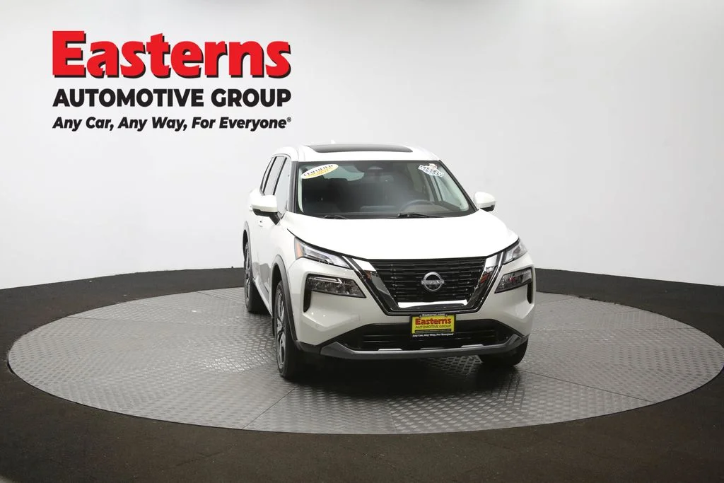 Used 2023 White Nissan SL image 55