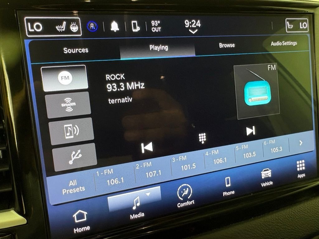 Used 2024 White Chrysler Touring L image 29