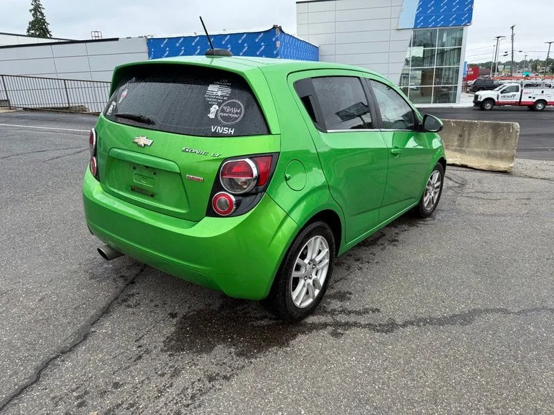 Used 2015 Green Chevrolet LT image 8