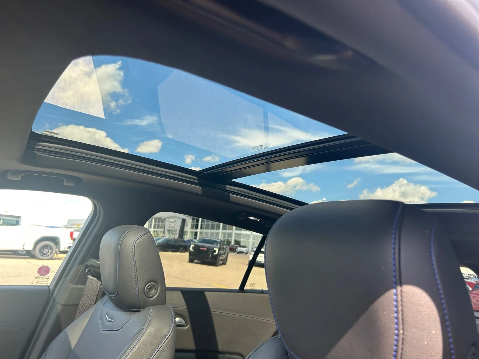 Used 2025 EMERALD LAKE GREEN Cadillac AWD Sport image 18