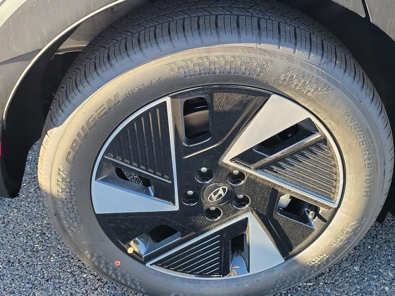 New 2026 Cyber Gray Hyundai SE image 3