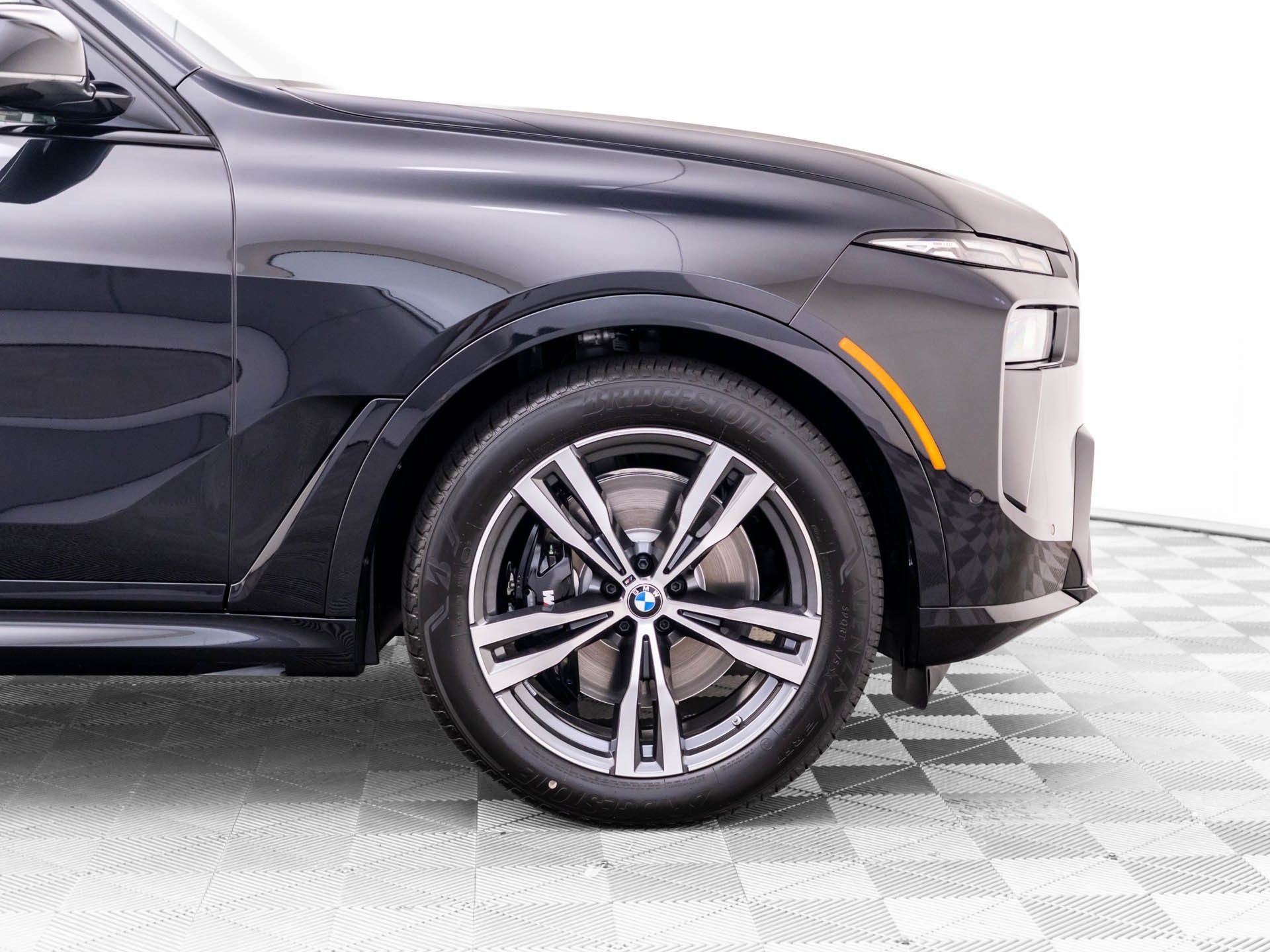 New 2027 Black Sapphire Metallic BMW M60i image 33