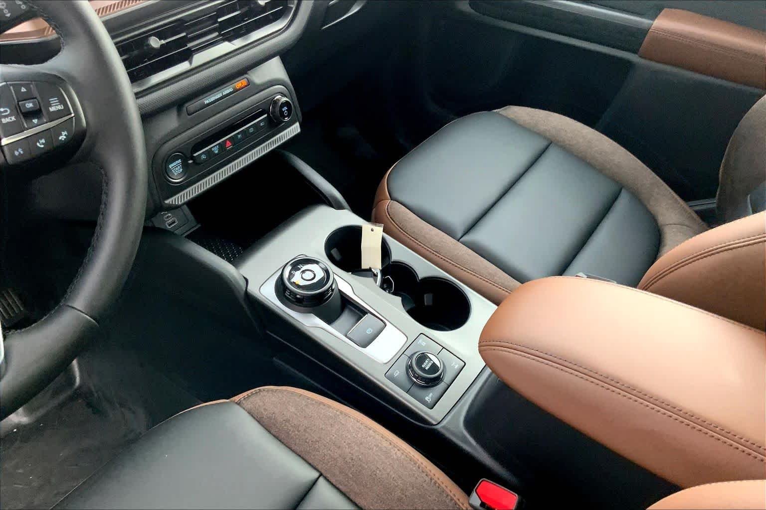 New 2026 Shadow Black Ford Outer Banks® image 10