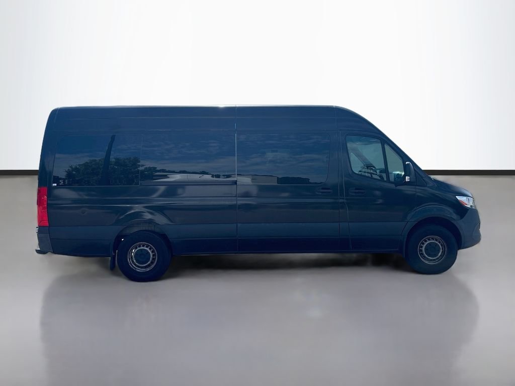 Used 2022  Mercedes-Benz Passenger 170 WB image 2