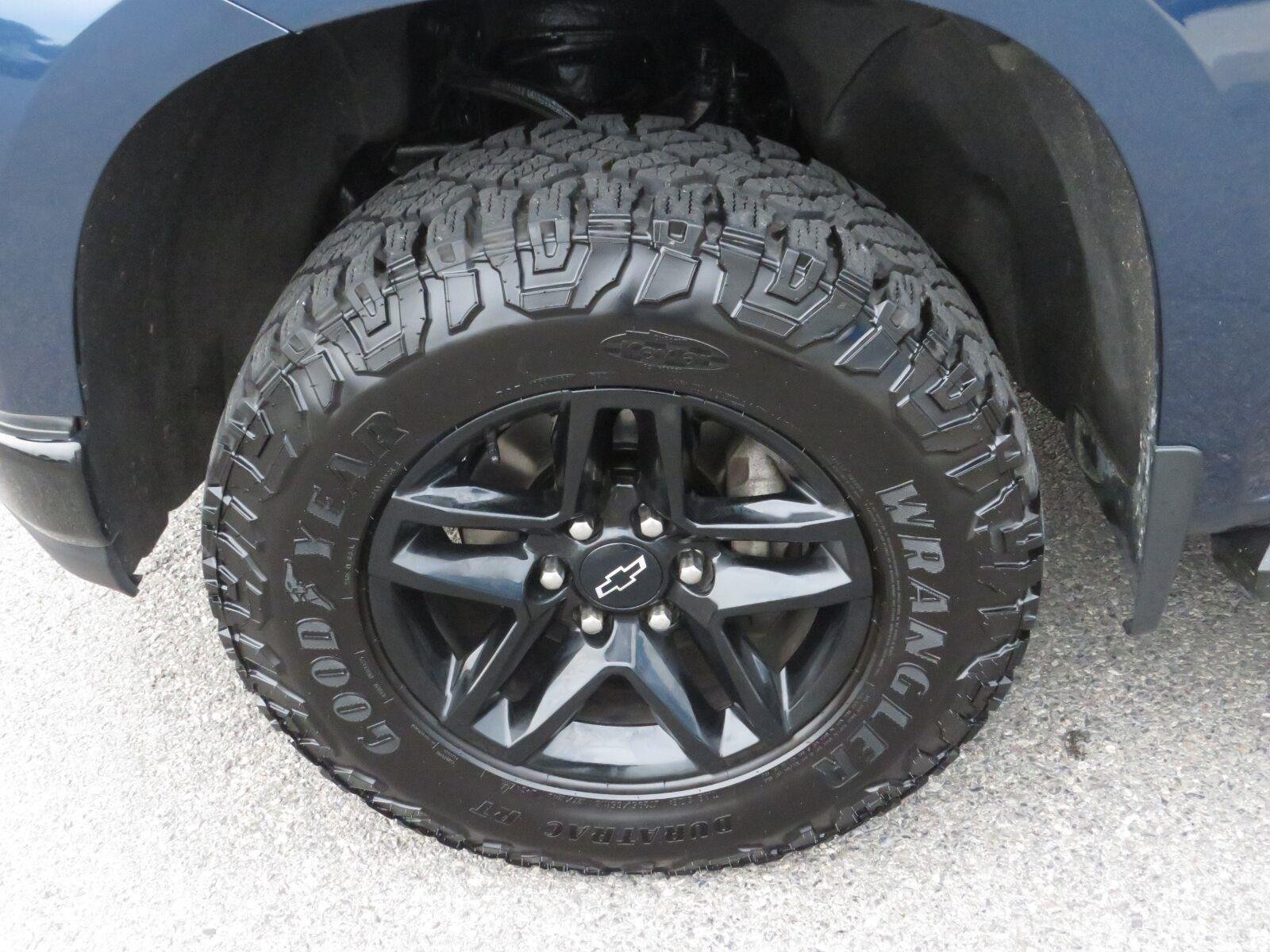 Used 2021 Northsky Blue Metallic Chevrolet LT Trail Boss image 13
