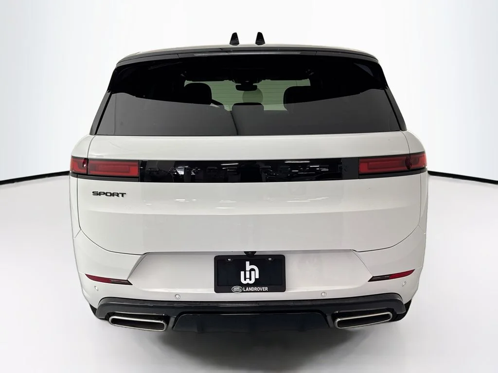 New 2026 Fuji White Land Rover Dynamic SE image 6