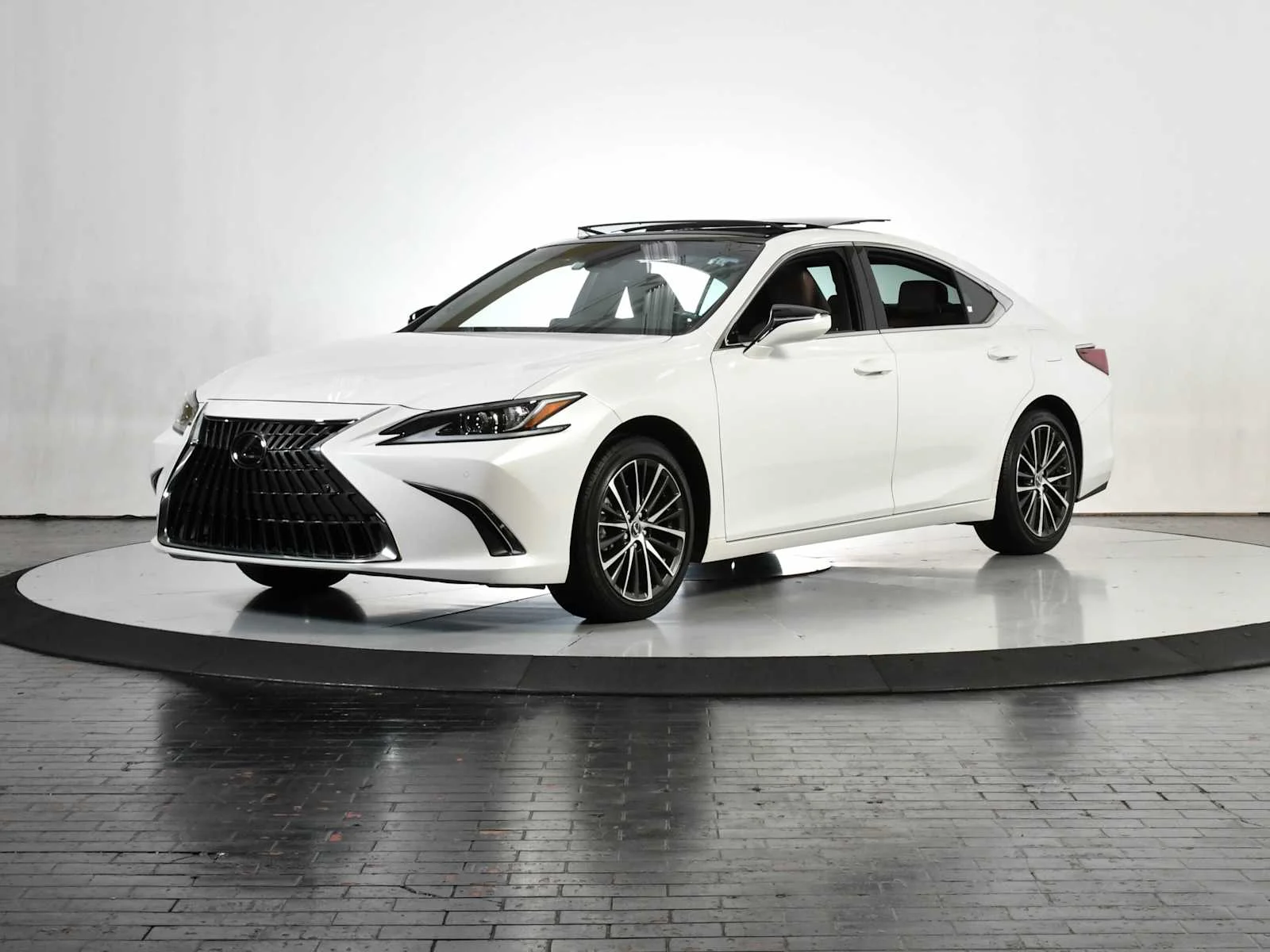 2025 Lexus ES 350 350's photo