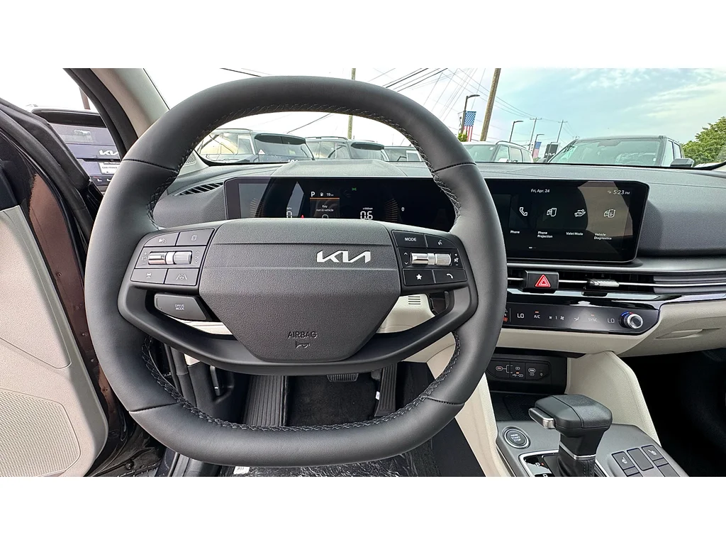 New 2026 Gry Kia EX image 10