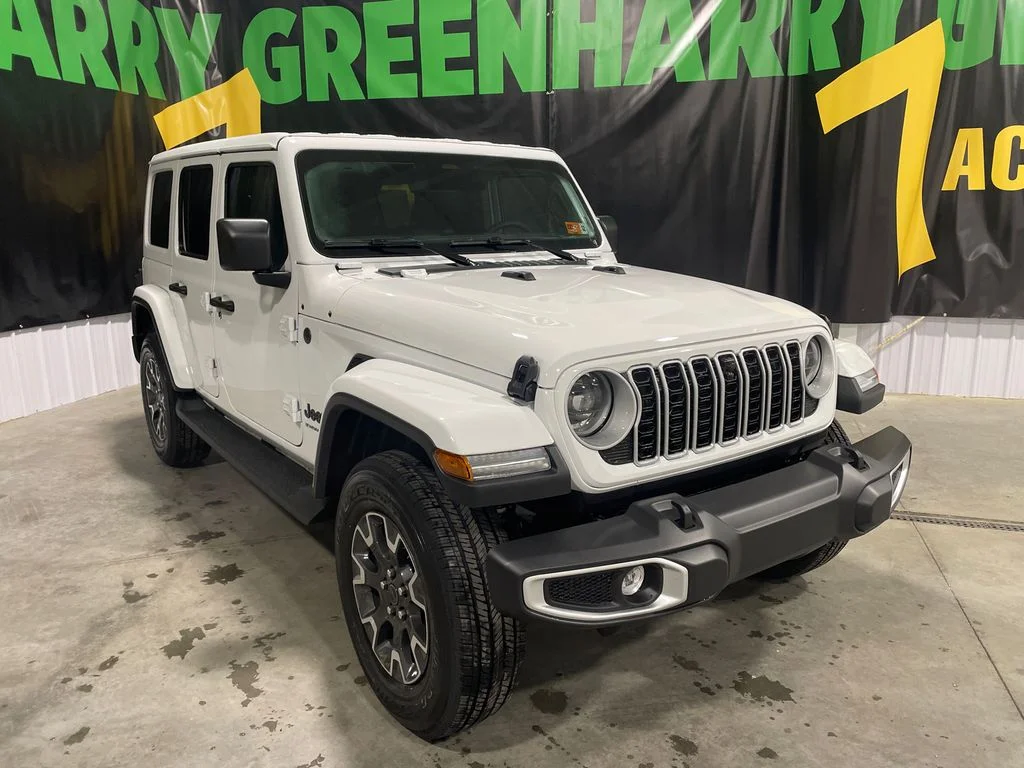 New 2026 Bright White Clear-Coat Exterior Paint Jeep Sahara image 3