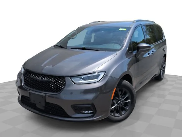 2022 Chrysler Pacifica Touring L's photo