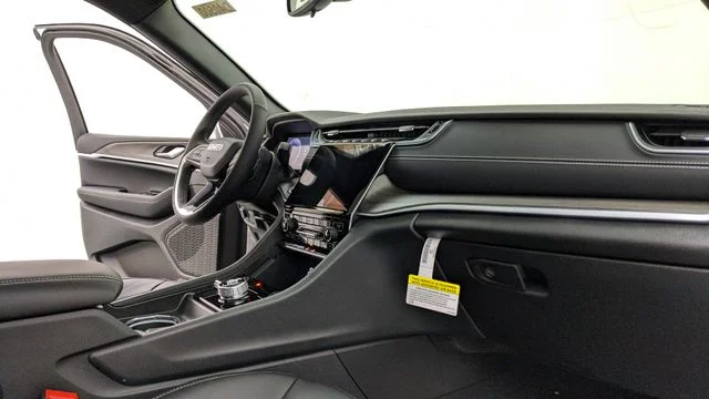 Used 2024 White Jeep Limited image 26