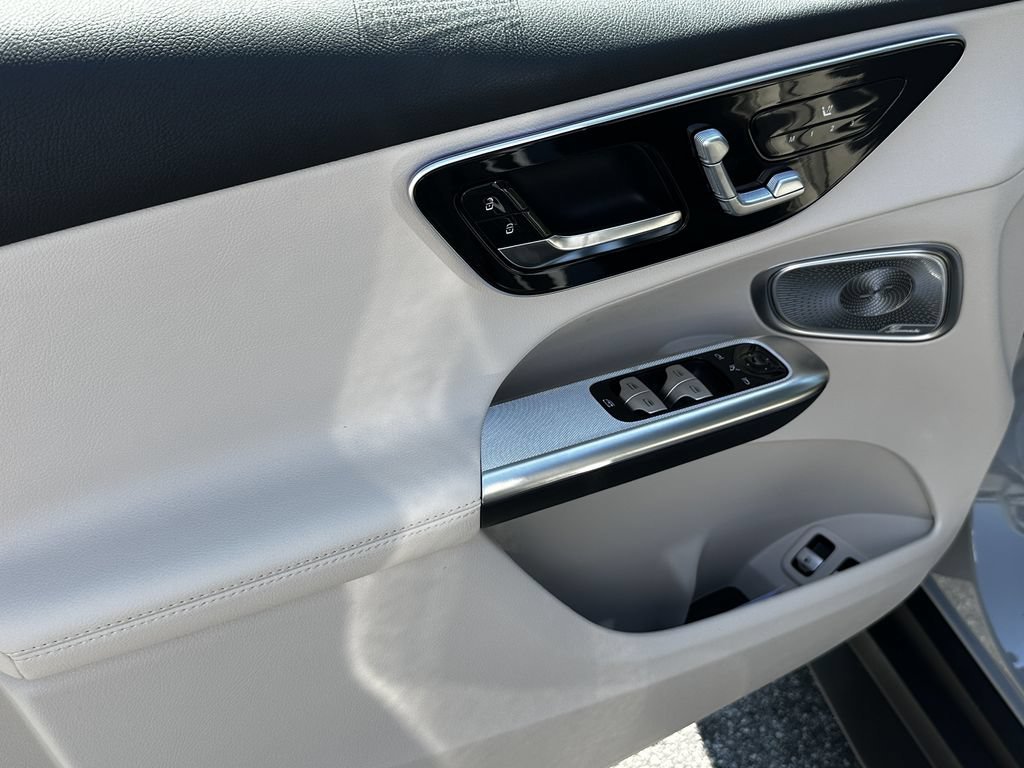 New 2027 MANUFAKTUR Alpine Grey Mercedes-Benz GLC 350e image 48