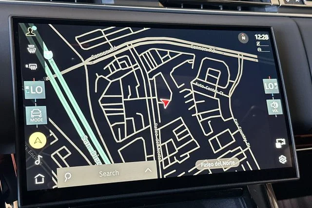 New 2026 Santorini Black Land Rover Dynamic SE image 18