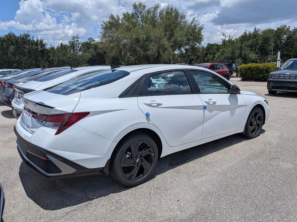 New 2026 White Hyundai SE image 4