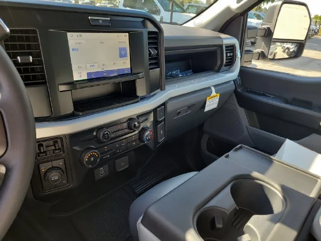 New 2027 Oxford White Ford XL 4WD CREW CAB image 20