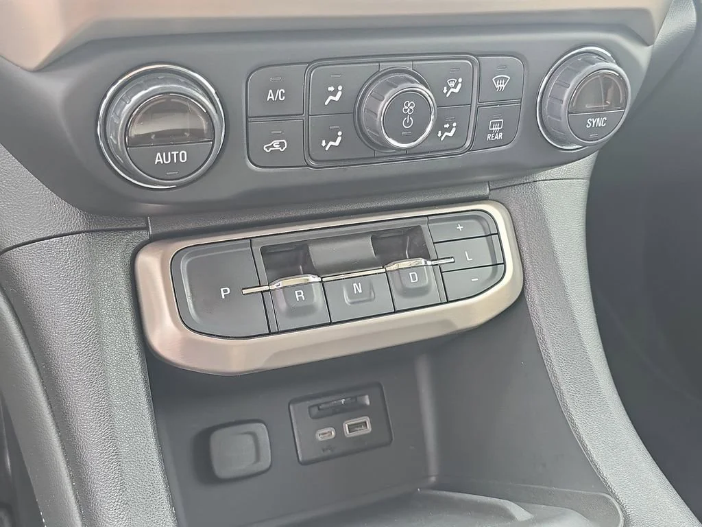 2020 GMC Acadia Denali - Photo 16