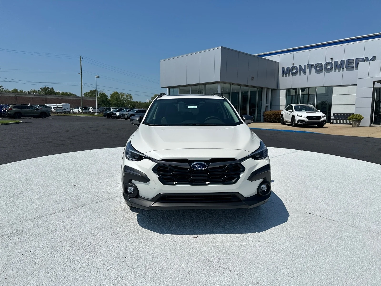 New 2026 CRYSTAL WHITE PEARL Subaru Limited image 2