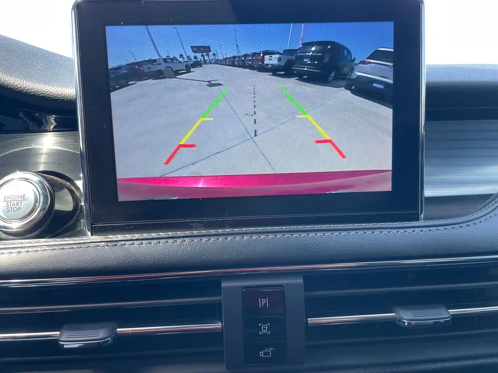 Used 2021 Red Lincoln Standard image 17