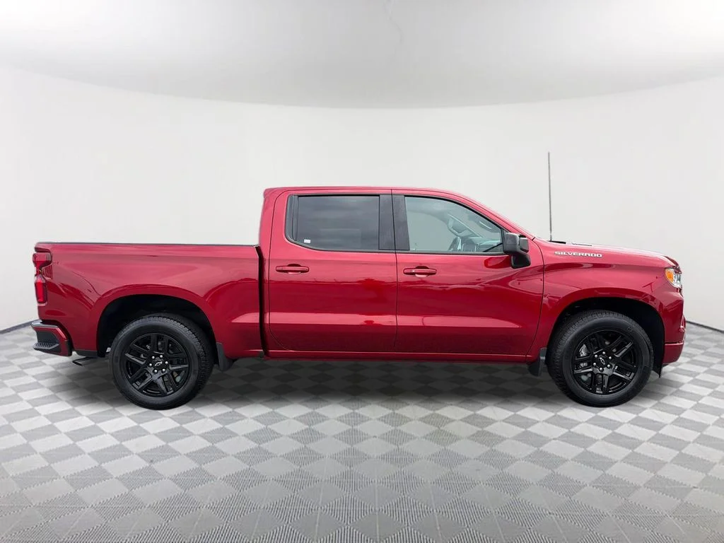 Used 2025 Red Chevrolet RST image 4