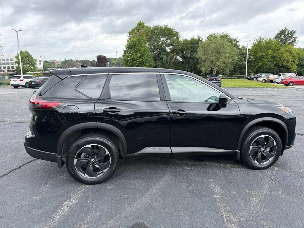 Used 2025 Kh3/super Blac Nissan SV image 9