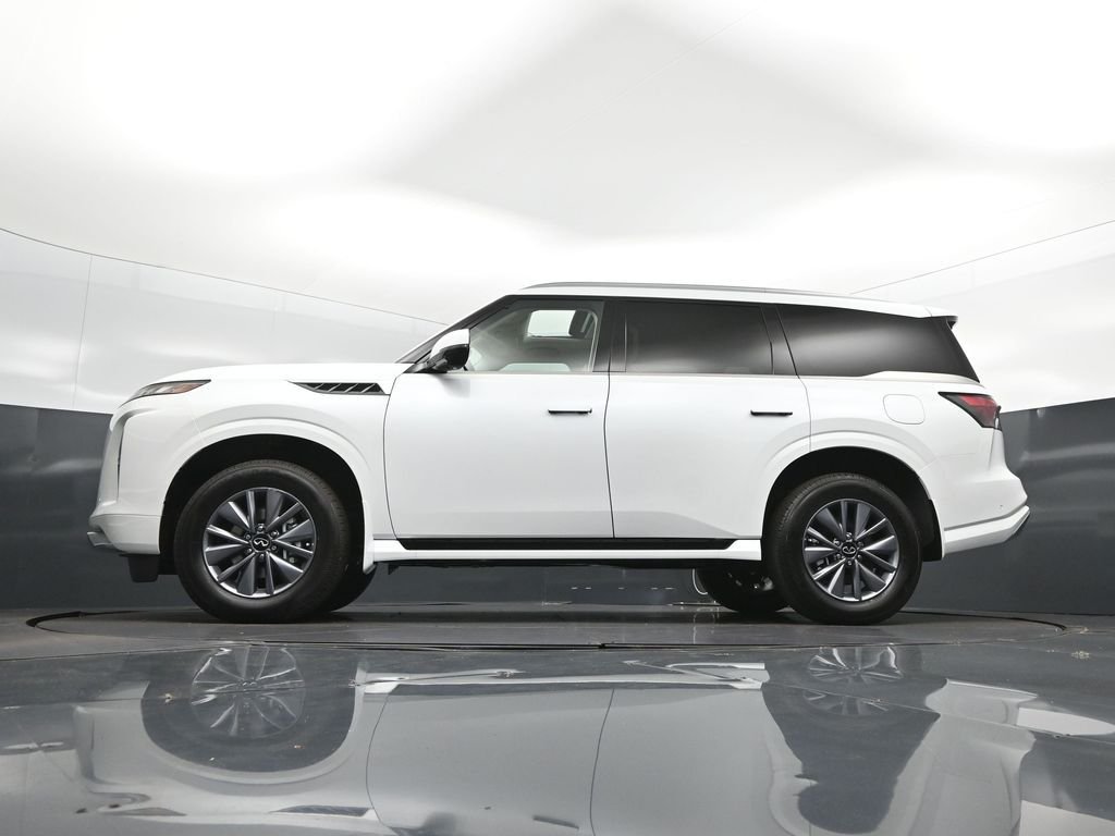 New 2026 RADIANT WHITE INFINITI Pure 2WD image 40