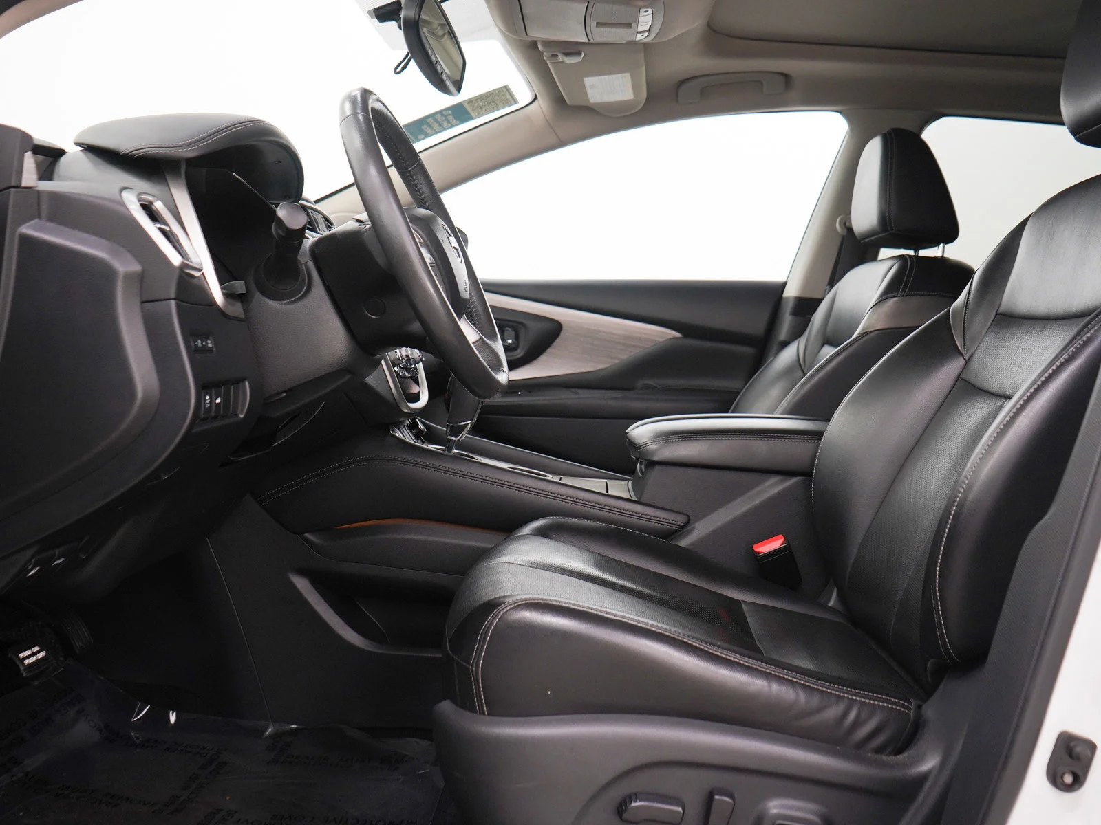 Used 2017 White Nissan SL image 22