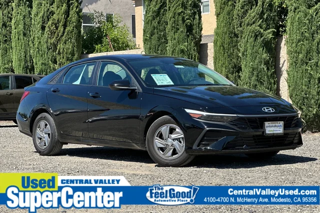 2025 Hyundai Elantra SE