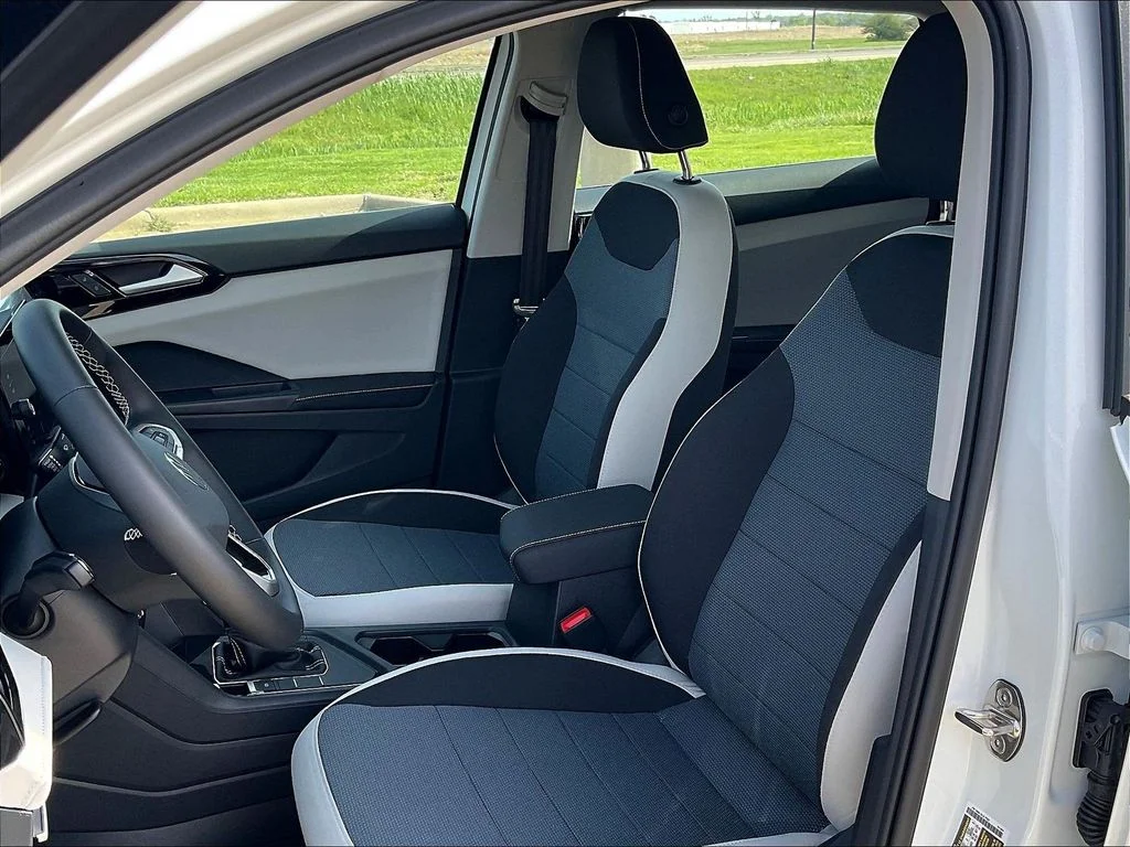 New 2026 White Volkswagen 1.5T S image 8