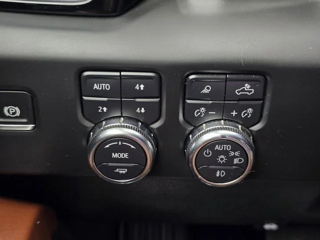 Used 2024 Silver GMC Denali Ultimate image 22
