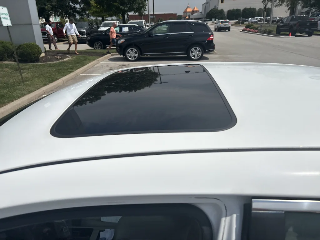 Used 2011 Super White Toyota XLE image 3