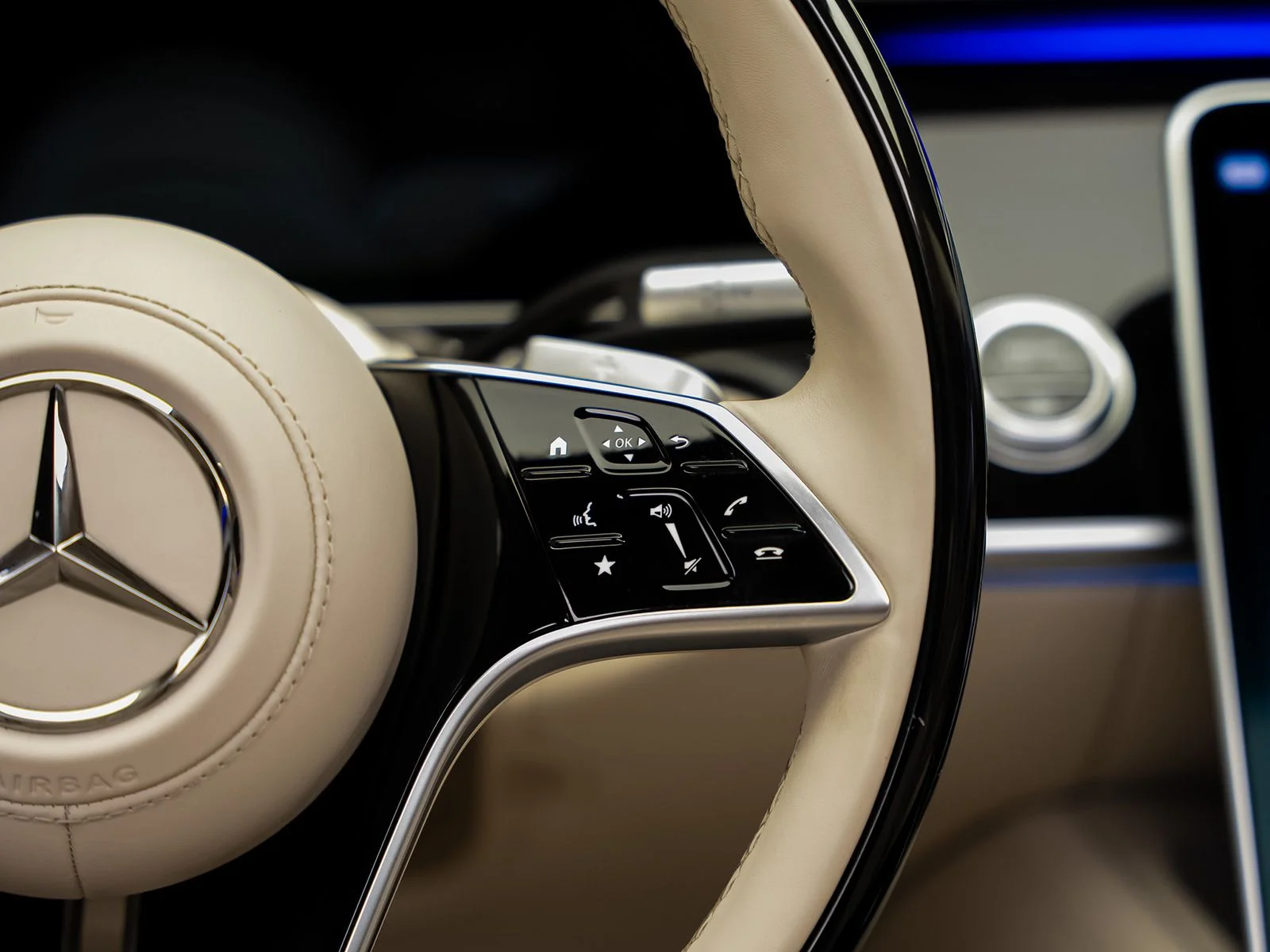Used 2024 Silver Mercedes-Benz Maybach S 580 image 51