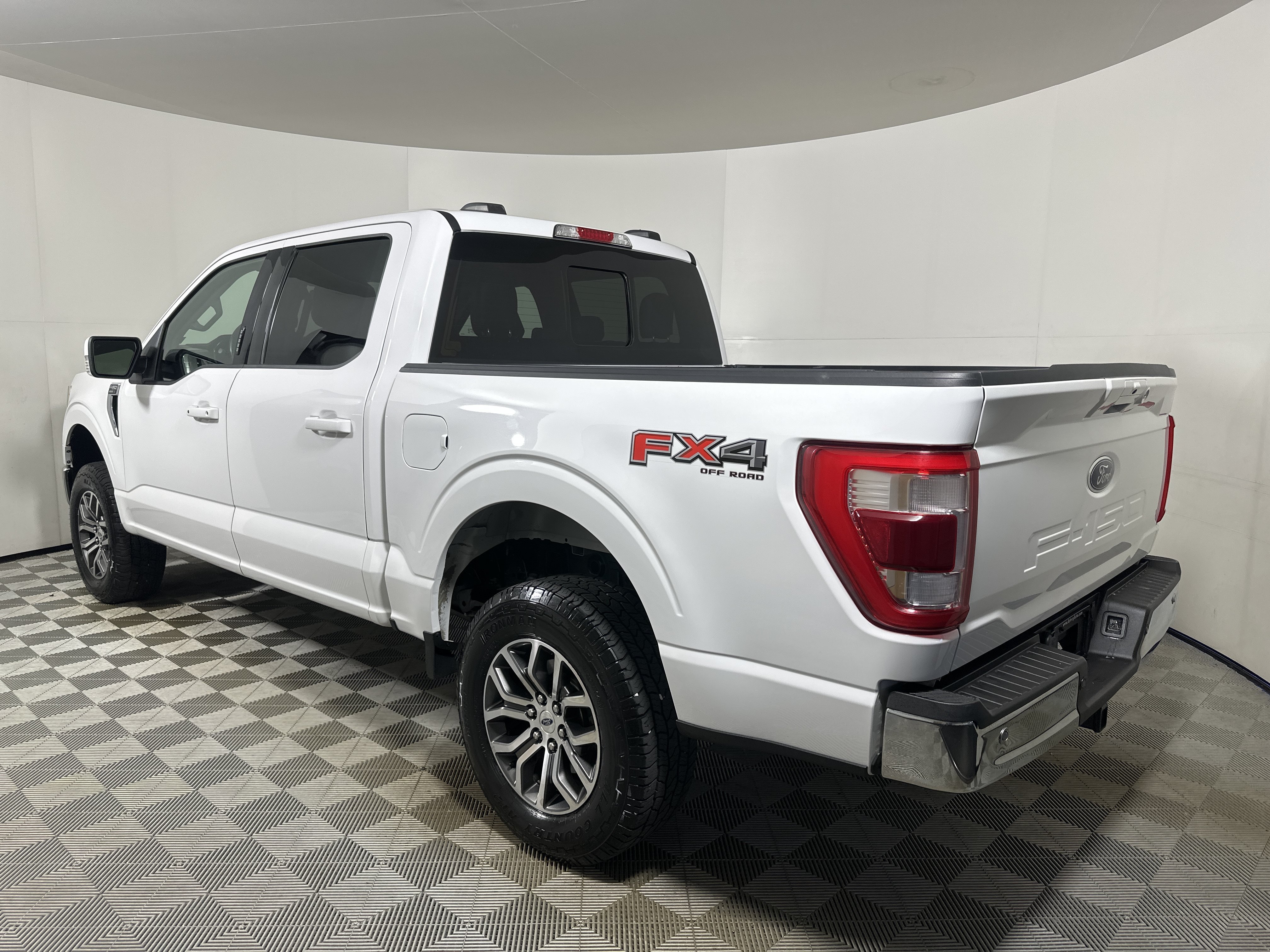 Used 2021  Ford  image 5