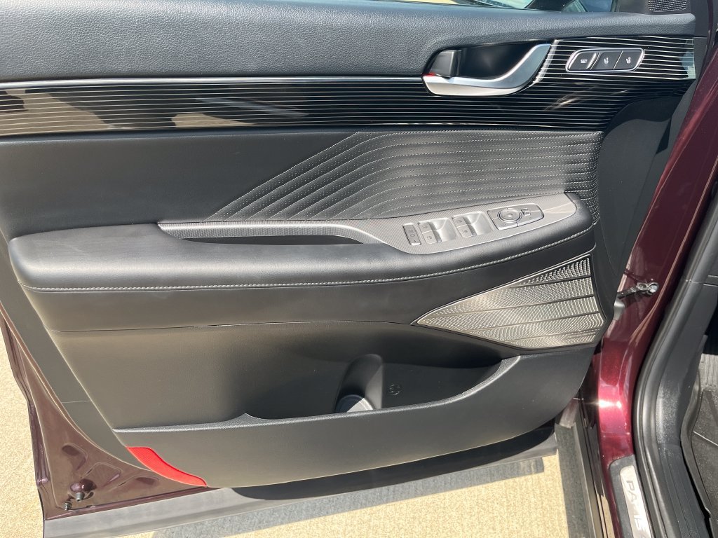 Used 2025 Red Hyundai Calligraphy image 11