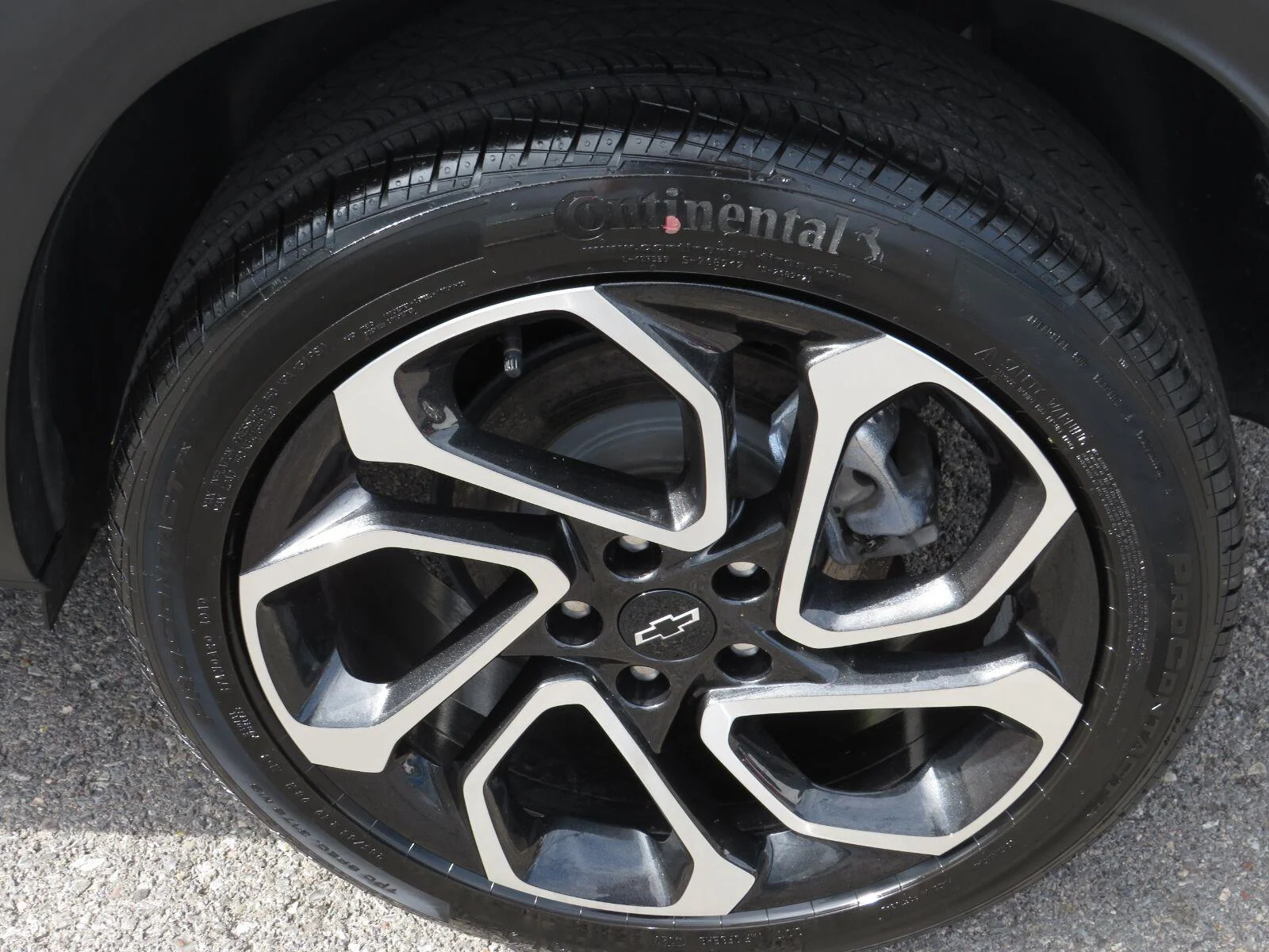 Used 2025 Summit White Chevrolet 2RS image 12
