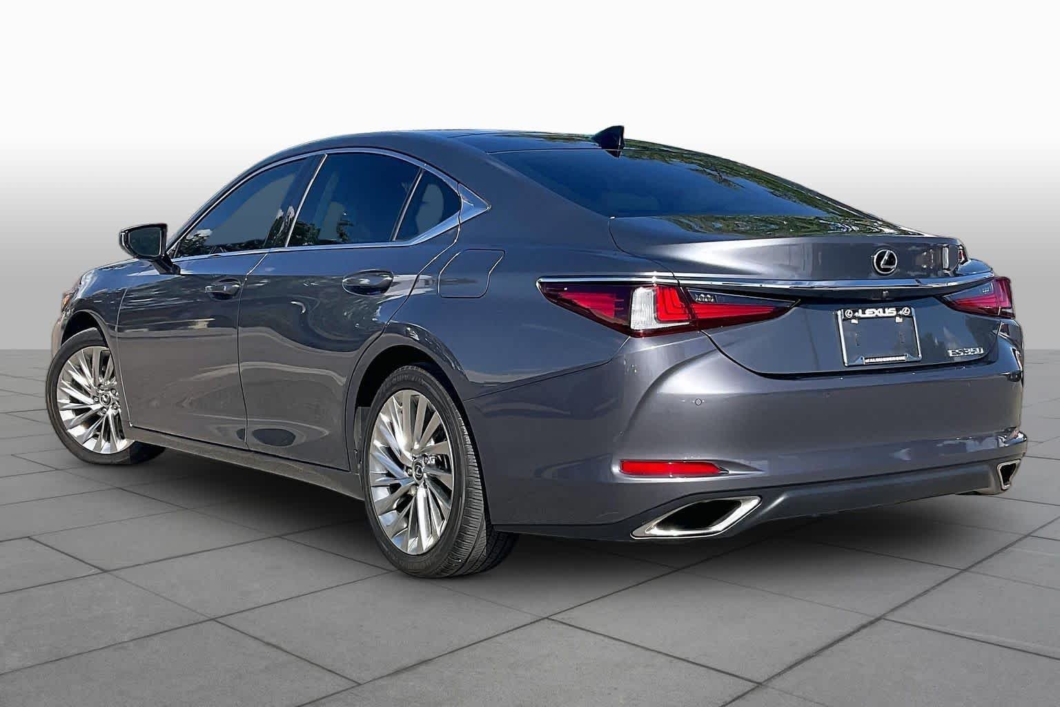 Used 2019 Nebula Gray Pearl Lexus Ultra Luxury image 11
