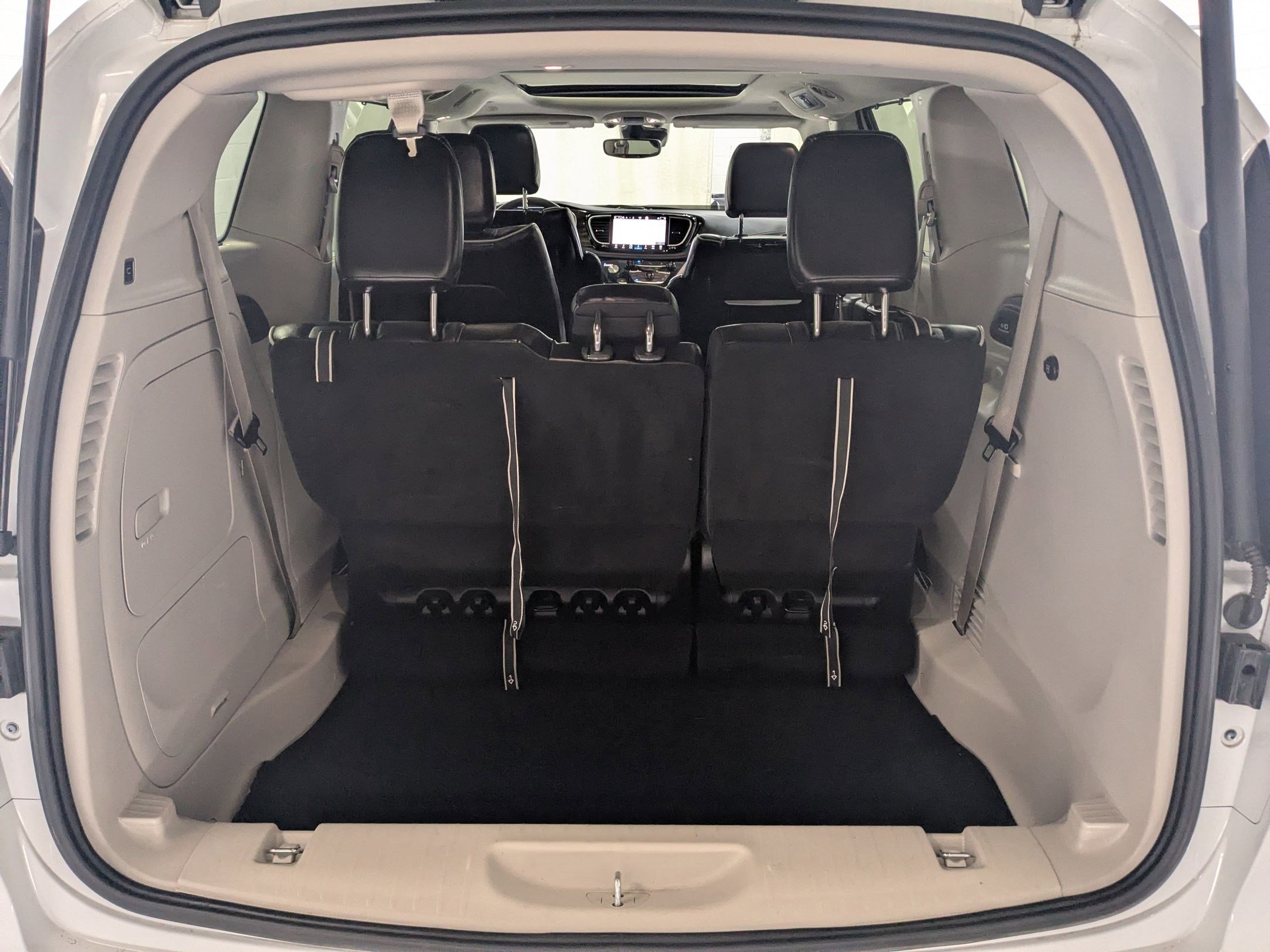 Used 2023 Bright White Clearcoat Chrysler Hybrid Limited image 22